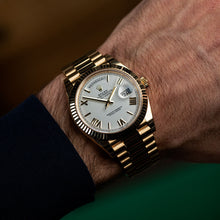 Rolex DAY-DATE 40MM PRESIDENT 18K Gelbgold SILVER ROMAN DIAL