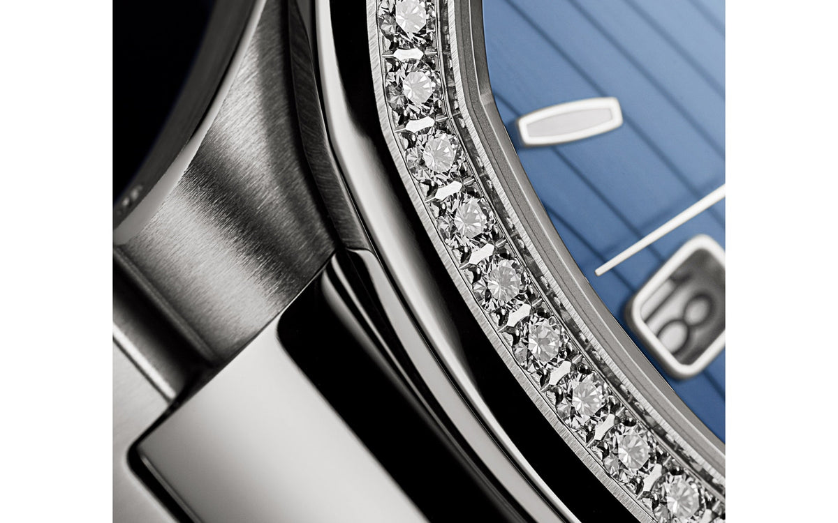 Patek Philippe Nautilus Ladies Automatic , Edelstahl and Diamanten, 35,2mm
