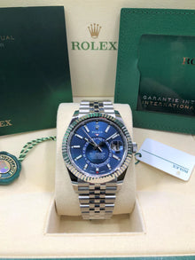 Rolex Sky-Dweller 42mm Schwarzes Zifferblatt Oyster Bracelet