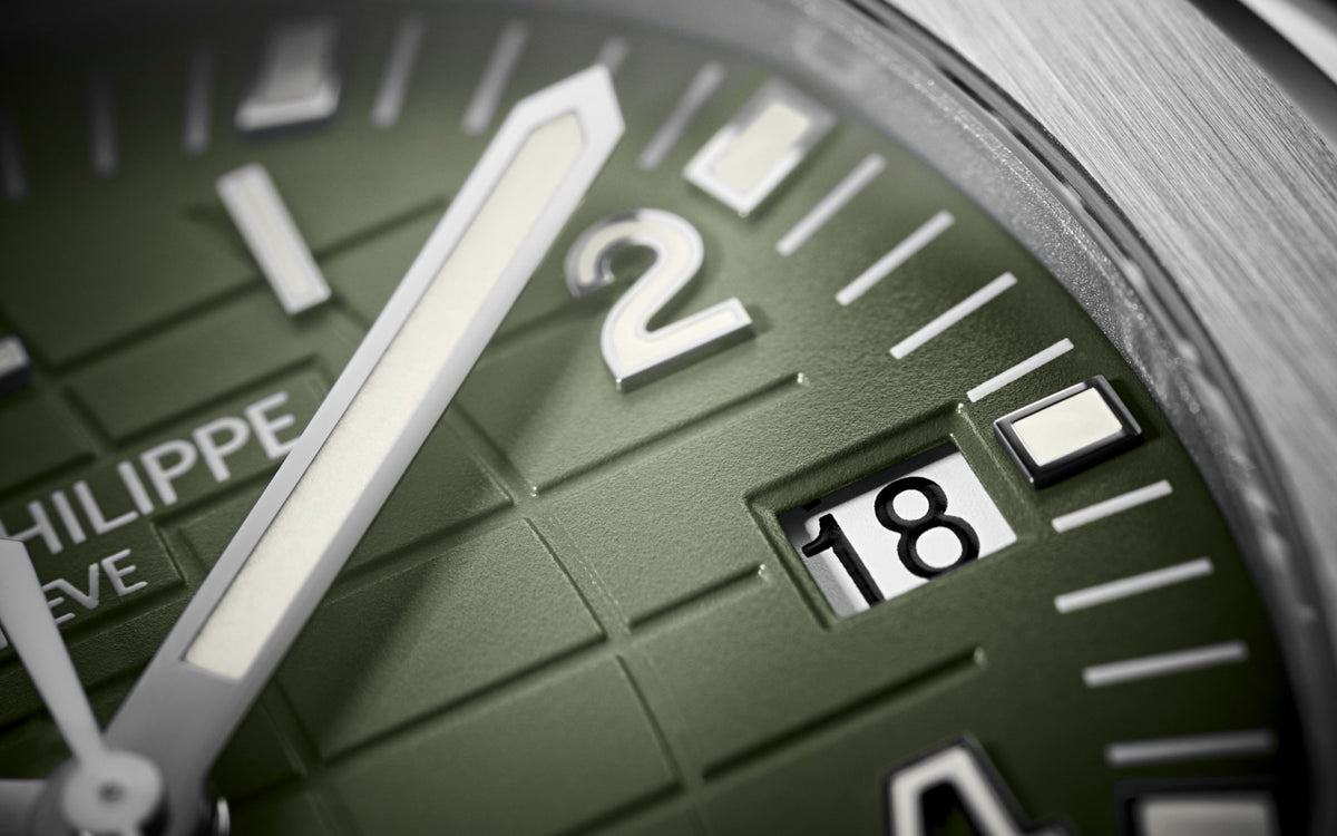 Patek Philippe Aquanaut Jumbo Date, Sweep Seconds, 18k Weißgold, 42,2 mm