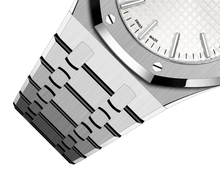 Audemars Piguet ROYAL OAK Silver-Toned Dial 41mm