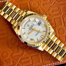 Rolex DAY-DATE 40MM PRESIDENT 18K Gelbgold SILVER ROMAN DIAL