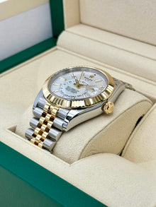 Rolex Sky-Dweller Oyster, 42 mm, Oystersteel and Gelbgold
