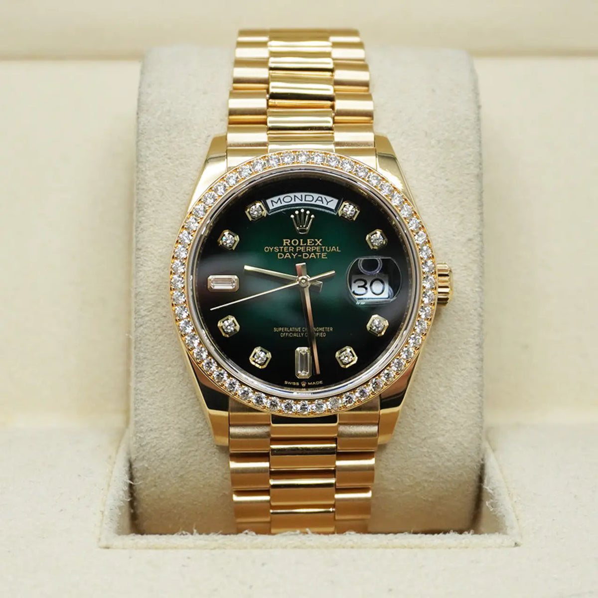 Rolex Day Date 36mm - Ref: - Green Ombre Diamanten Dial & Diamanten Bezel, 18K Gelbgold President Bracelet