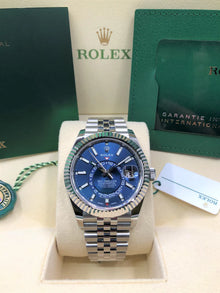 Rolex Sky-Dweller 42mm Schwarzes Zifferblatt Oyster Bracelet