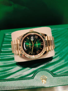 Rolex 2024 Day-Date Grünes Zifferblatt Gelbgold Bracelet