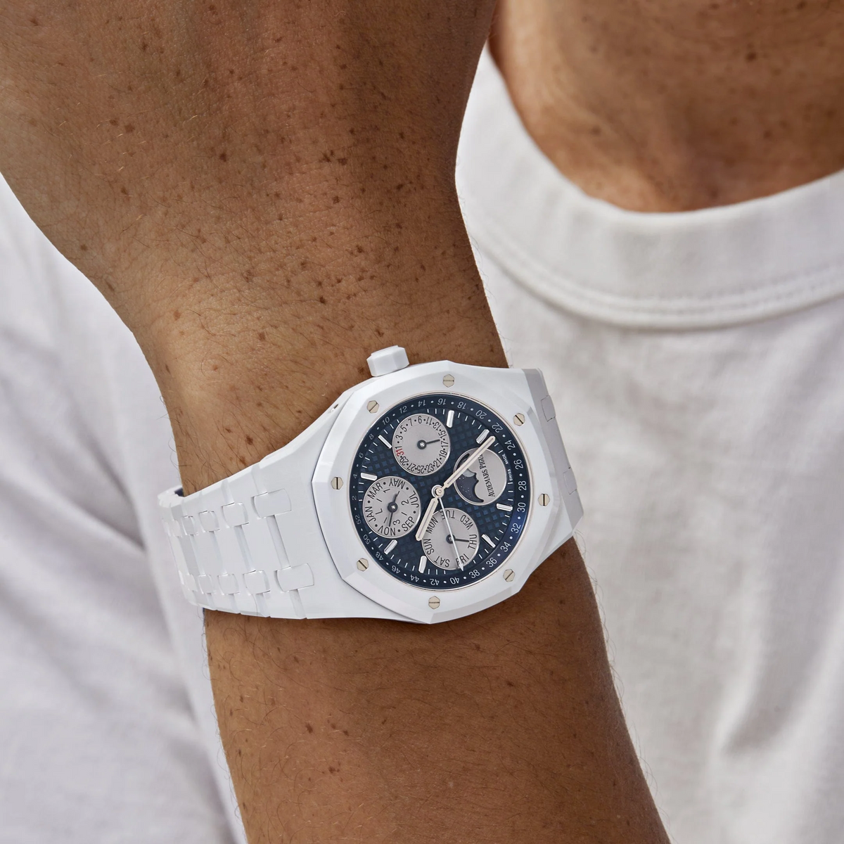 Audemars Piguet Royal Oak Perpetual Calendar White Keramik Blaues Zifferblatt