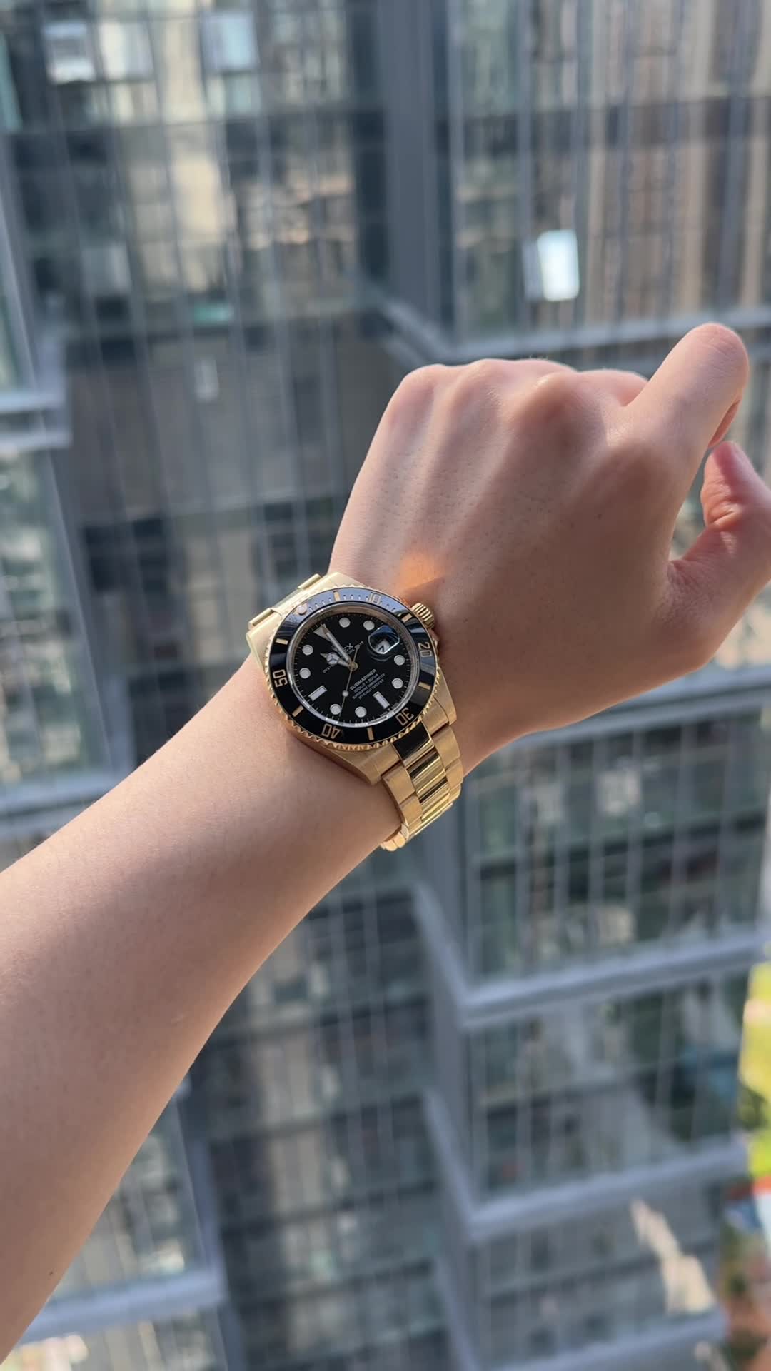 Rolex Perpetual Submariner Date 41mm Schwarzes Zifferblatt Gelbgold