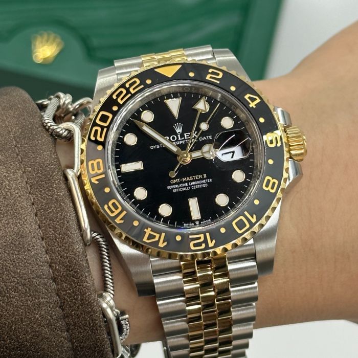 Rolex GMT Master ll Gelbgold and Edelstahl Schwarzes Zifferblatt Jubilee Bracelet M126713GRNR-0001