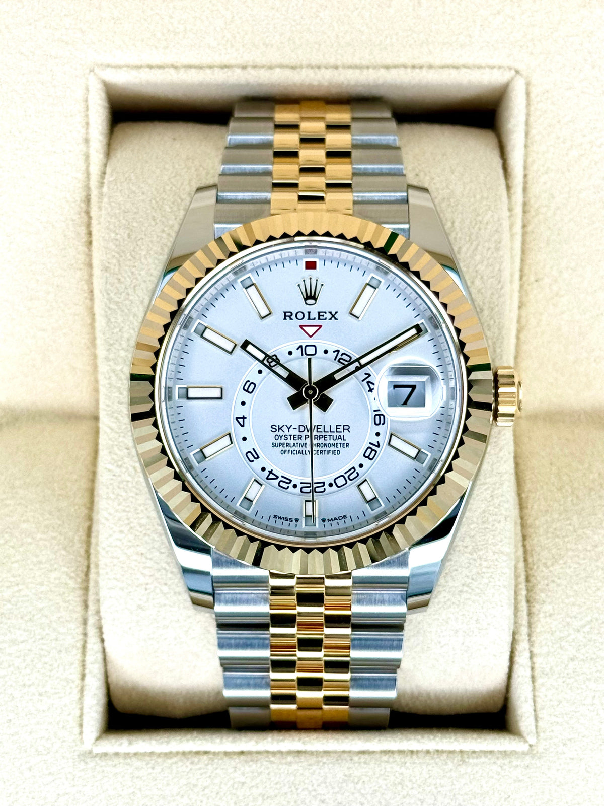 Rolex Sky-Dweller Oyster, 42 mm, Oystersteel and Gelbgold
