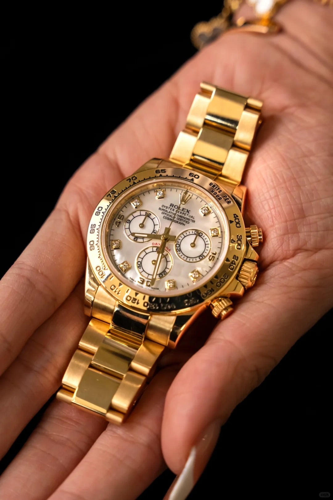 Rolex Cosmograph Daytona White Mother of Pearl Diamanten Dial, Gelbgold