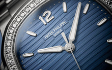 Patek Philippe Nautilus Ladies Automatic , Edelstahl and Diamanten, 35,2mm