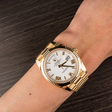 Rolex DAY-DATE 40MM PRESIDENT 18K Gelbgold SILVER ROMAN DIAL