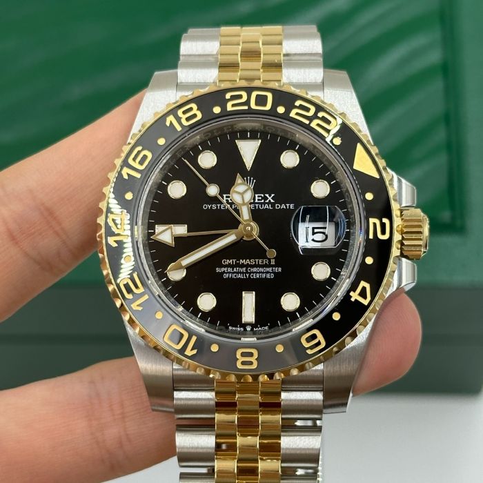 Rolex GMT Master ll Gelbgold and Edelstahl Schwarzes Zifferblatt Jubilee Bracelet M126713GRNR-0001