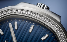 Patek Philippe Nautilus Ladies Automatic , Edelstahl and Diamanten, 35,2mm