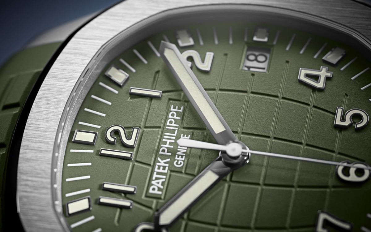 Patek Philippe Aquanaut Jumbo Date, Sweep Seconds, 18k Weißgold, 42,2 mm